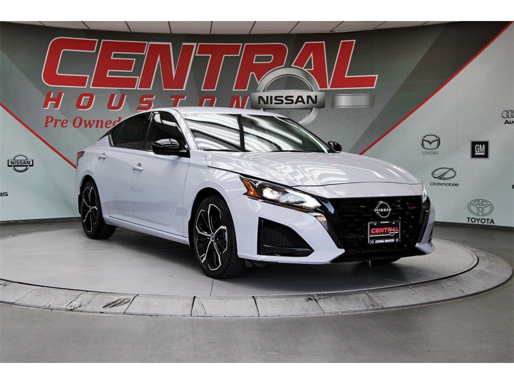 2023 Nissan Altima SR