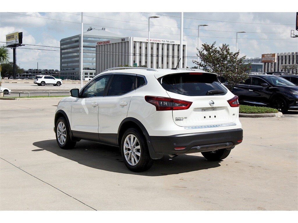 2022 Nissan Rogue Sport SV photo 4