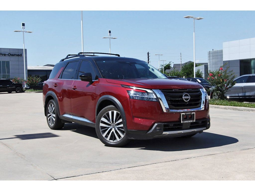 2022 Nissan Pathfinder Platinum 2WD's photo