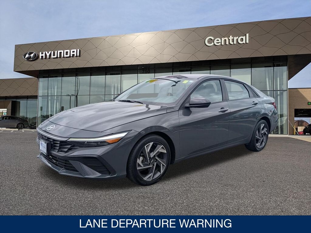 Used 2025 Hyundai Elantra SEL Sport Sedan