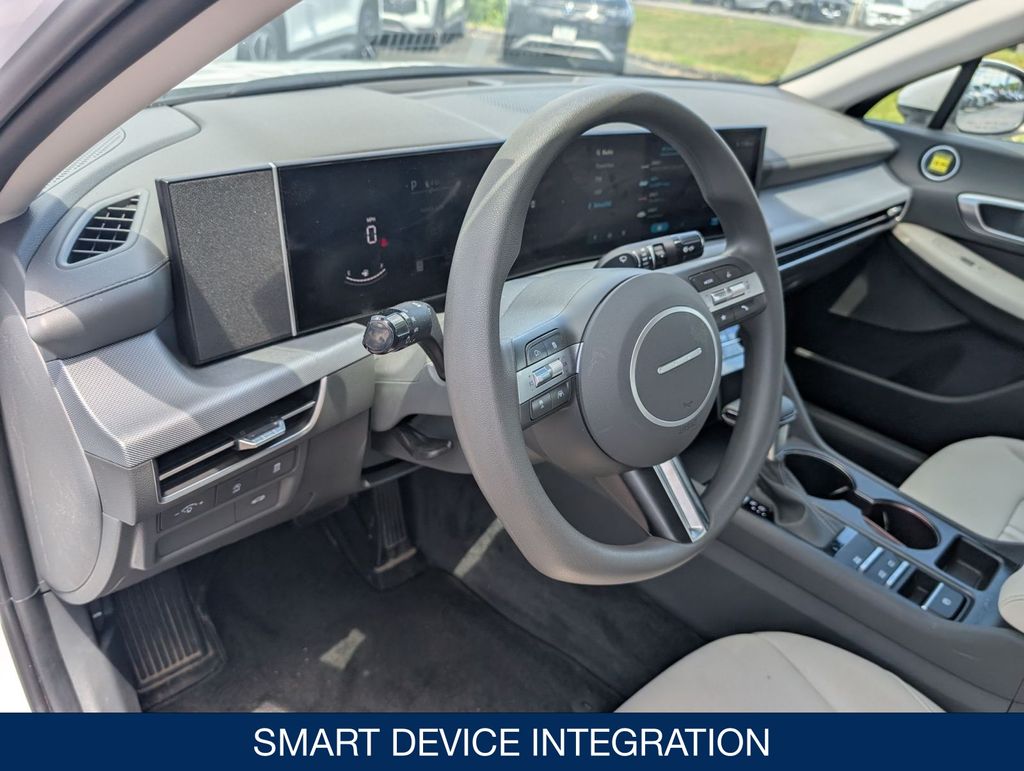 2025 Hyundai Sonata SE - Photo 13