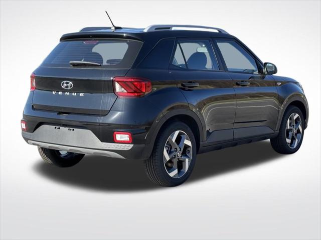 2025 Hyundai Venue SEL photo 3