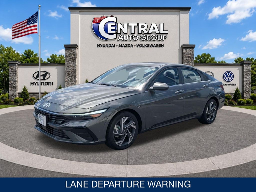 Certified 2025 Hyundai Elantra SEL Convenience Sedan
