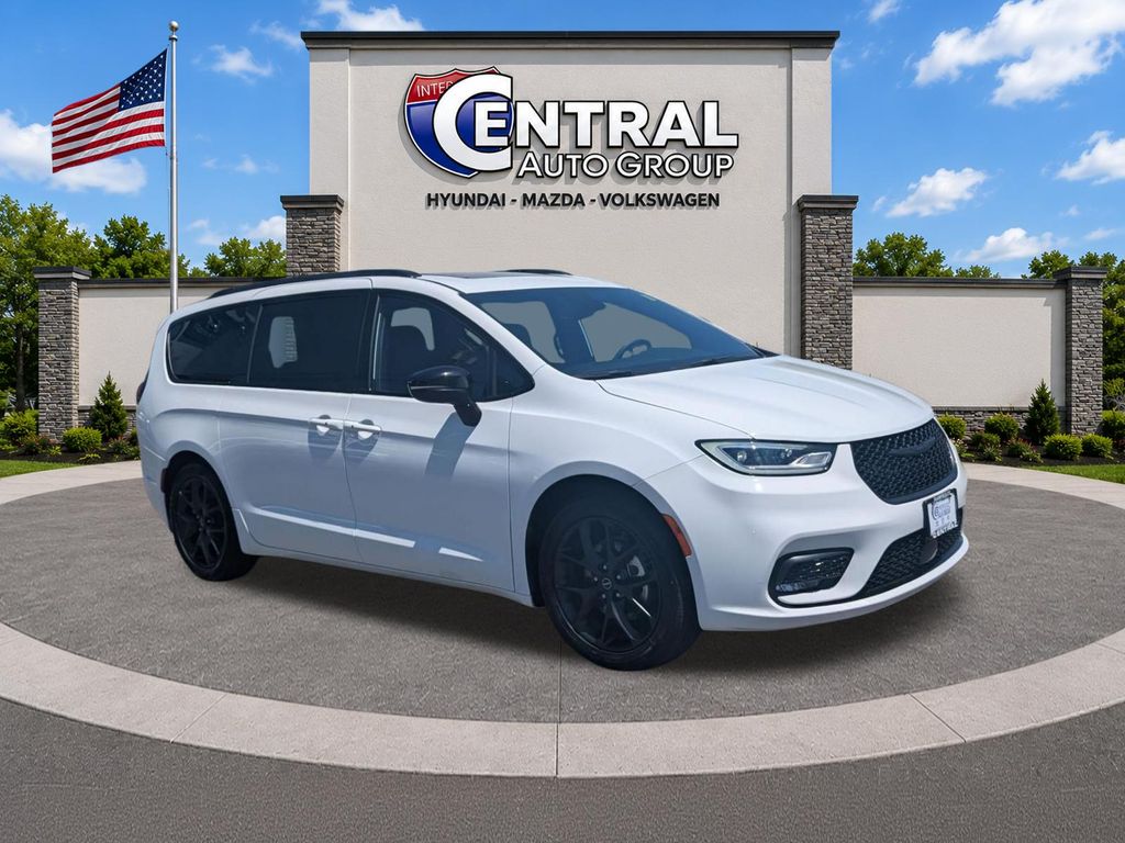 2025 Chrysler Pacifica
