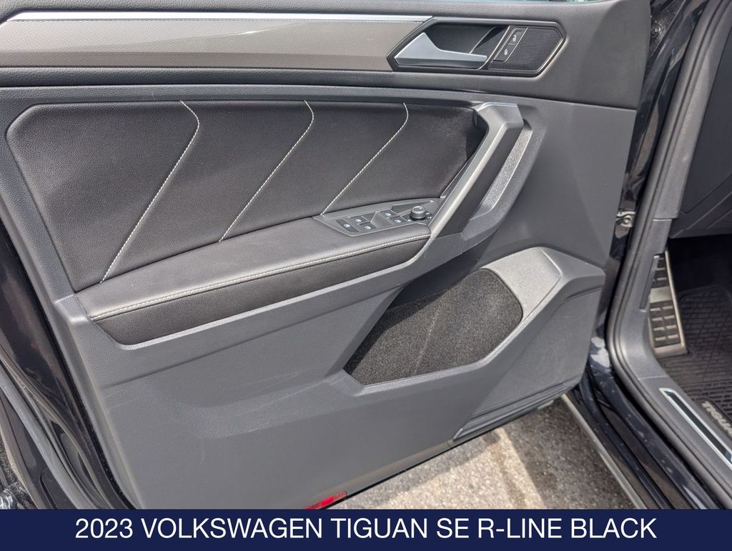 2023 Volkswagen Tiguan SE R-LINE BLACK - Photo 11
