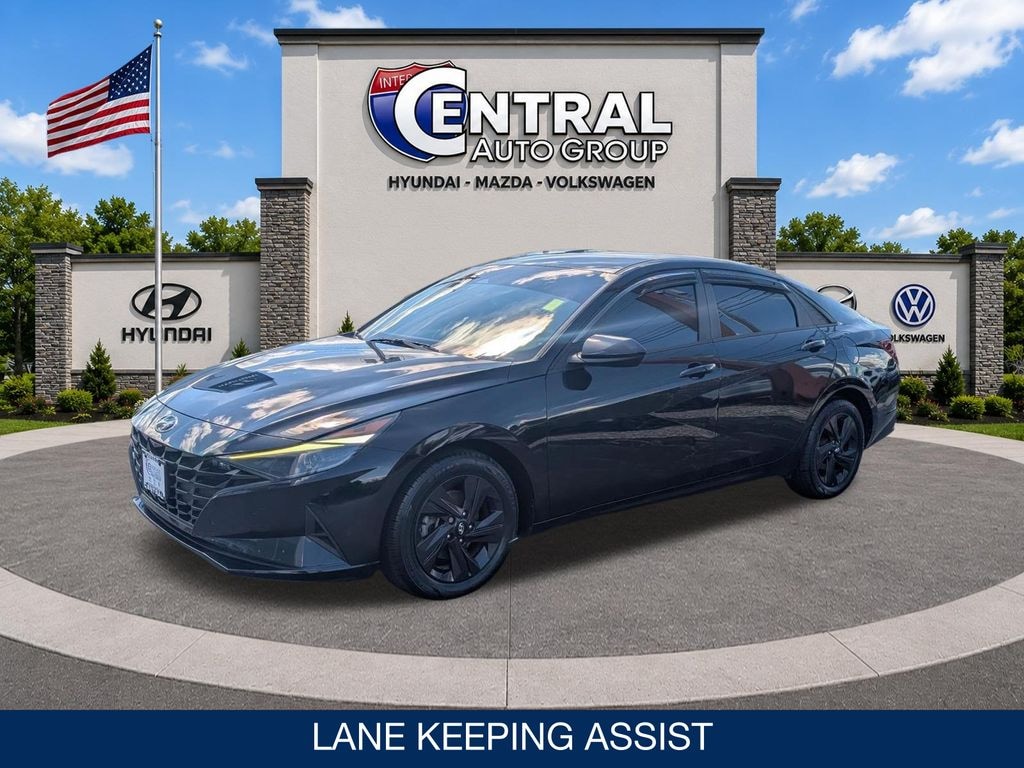 Used 2023 Hyundai Elantra SEL Sedan