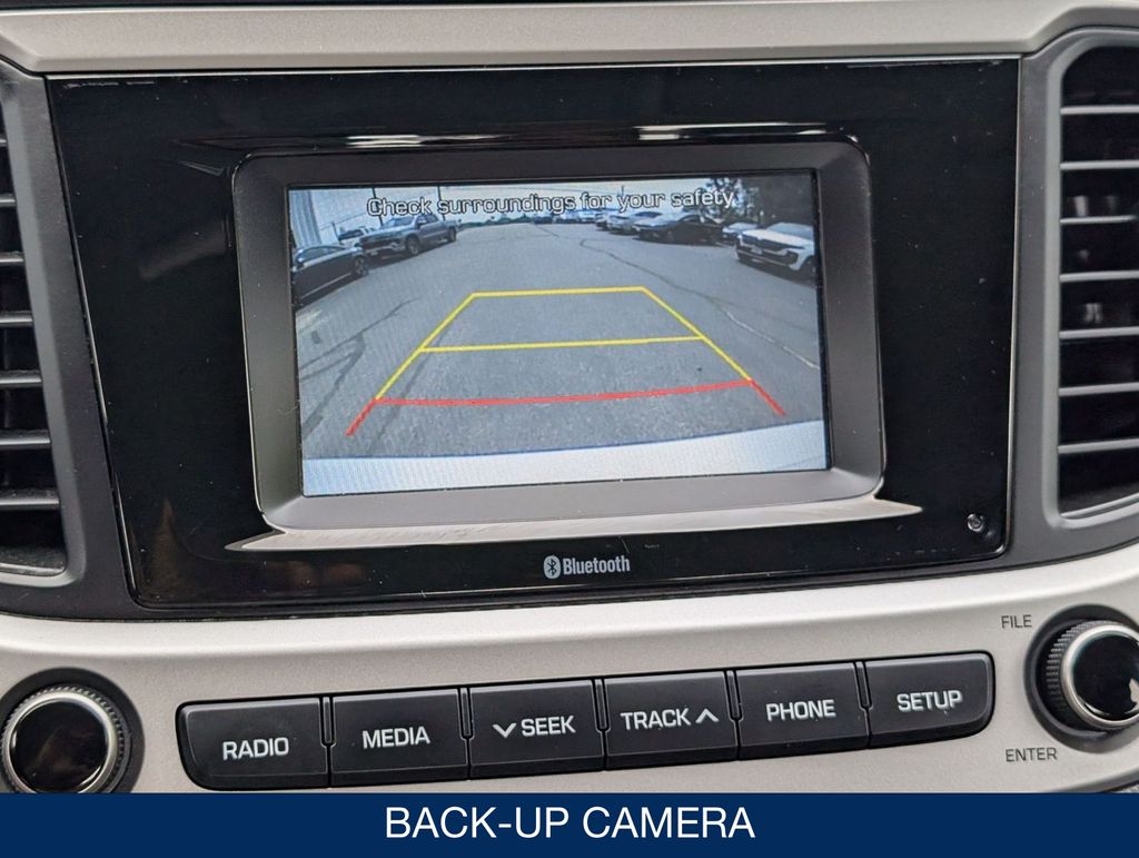 2021 Hyundai Accent SE - Photo 21