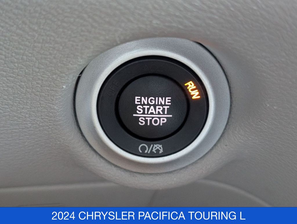 2024 Chrysler Pacifica Touring L - Photo 27
