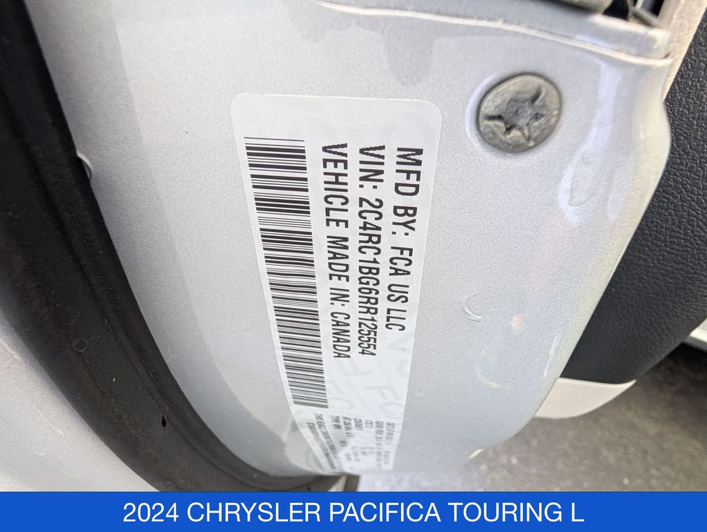 2024 Chrysler Pacifica Touring L - Photo 36