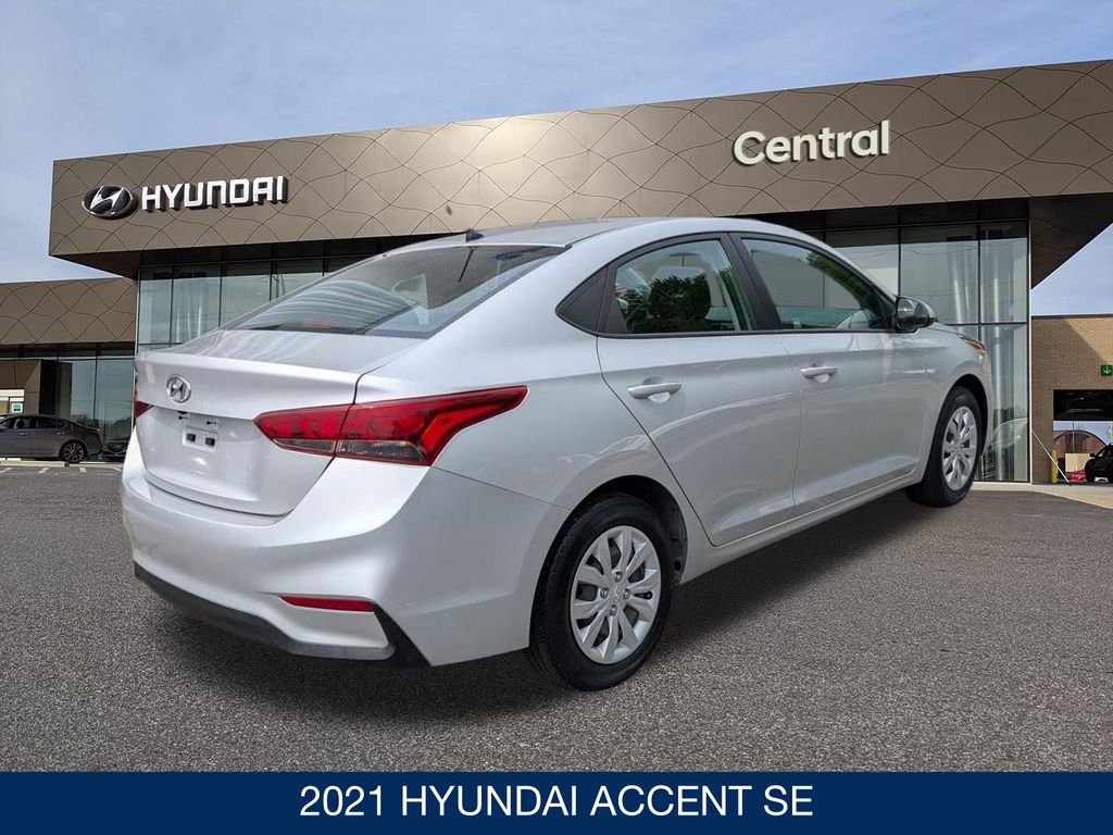 2021 Hyundai Accent SE - Photo 8