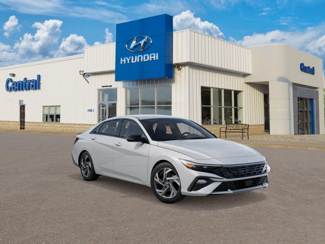 2025 Hyundai Elantra SEL Sport photo 2