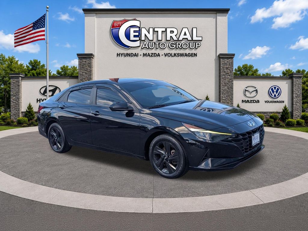 2023 Hyundai Elantra Sedan 