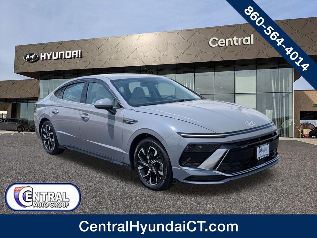 Used 2024 Hyundai Sonata SEL Sedan