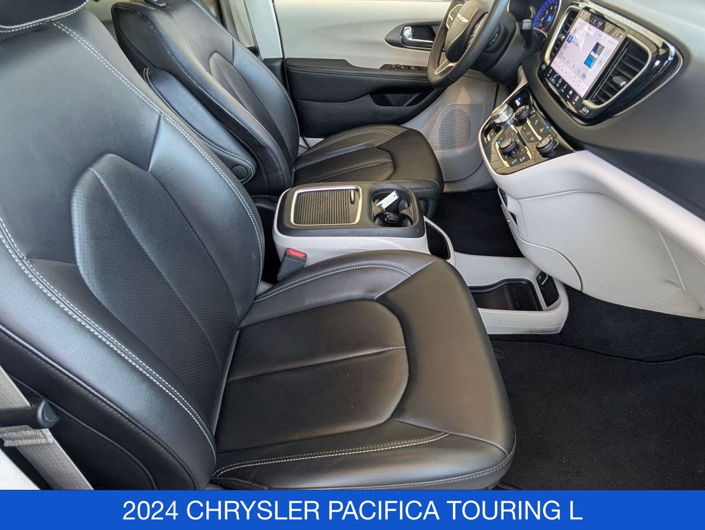 2024 Chrysler Pacifica Touring L - Photo 33