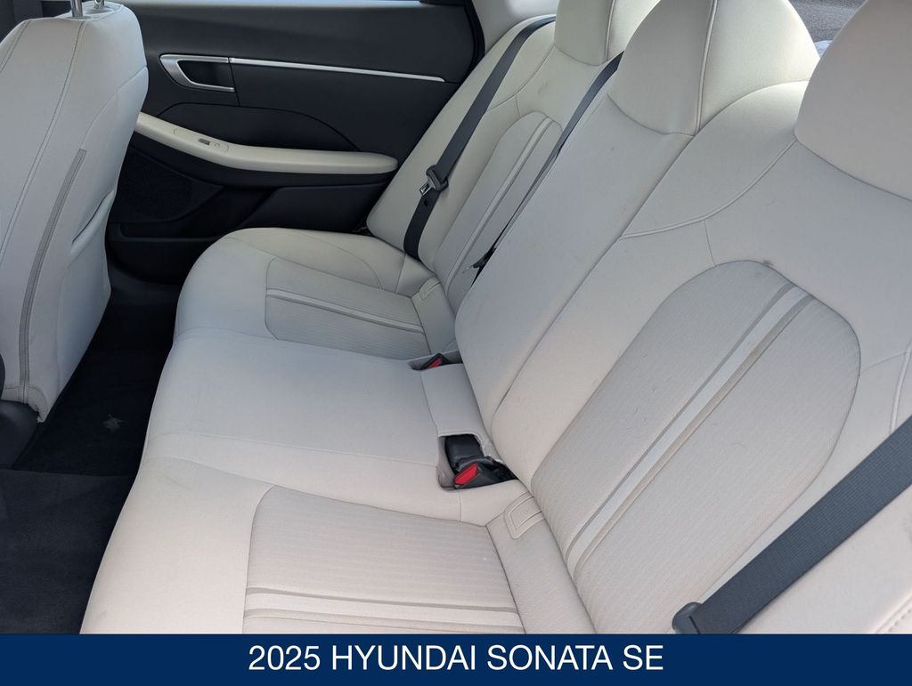 2025 Hyundai Sonata SE - Photo 16