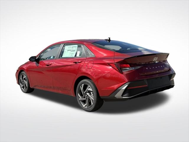 2025 Hyundai Elantra SEL Sport photo 3