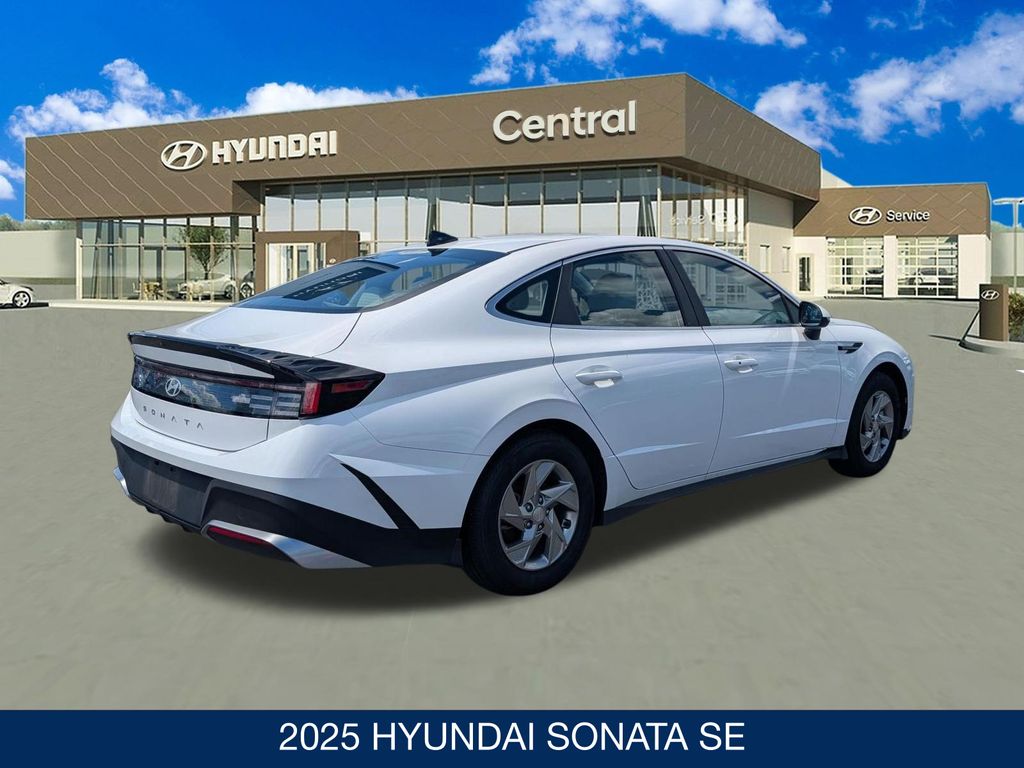 2025 Hyundai Sonata SE - Photo 8