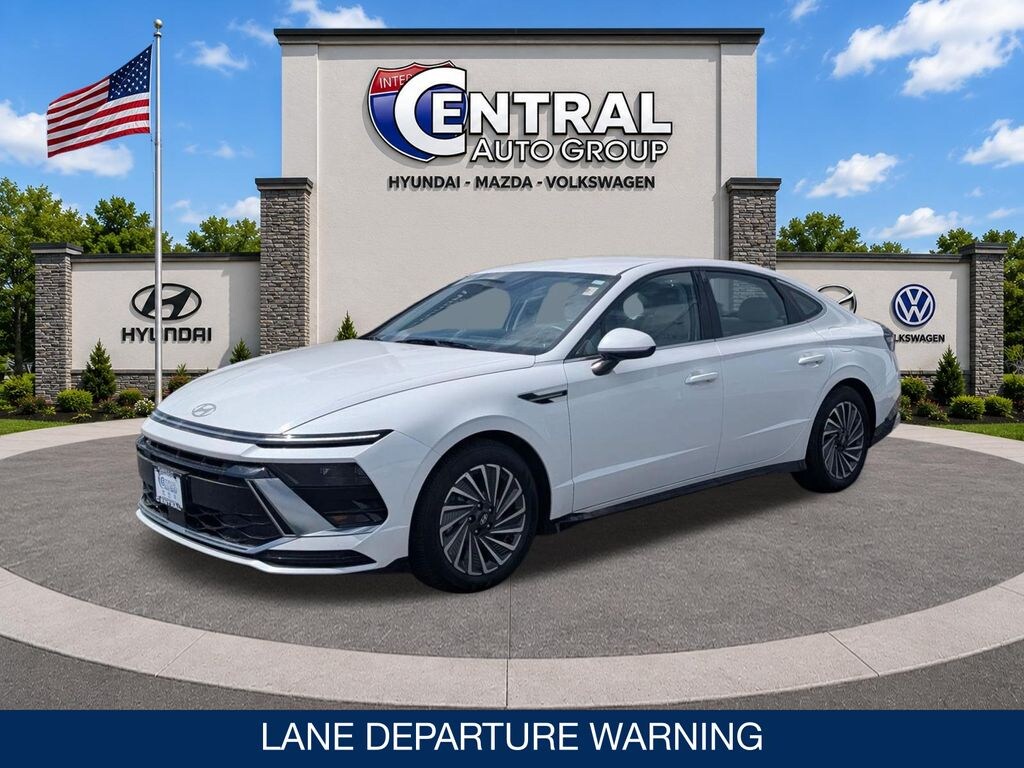 Used 2025 Hyundai Sonata Hybrid SEL Sedan