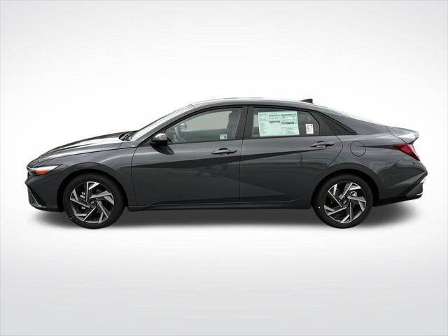 2025 Hyundai Elantra SEL Sport photo 2