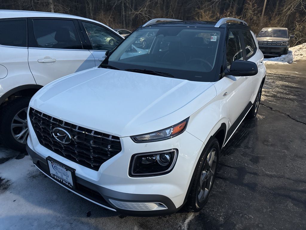 2025 Hyundai Venue Limited's photo