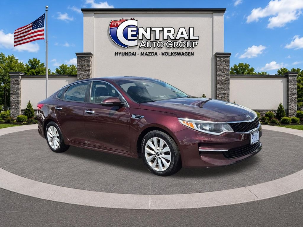 Used 2018 Kia Optima LX Sedan