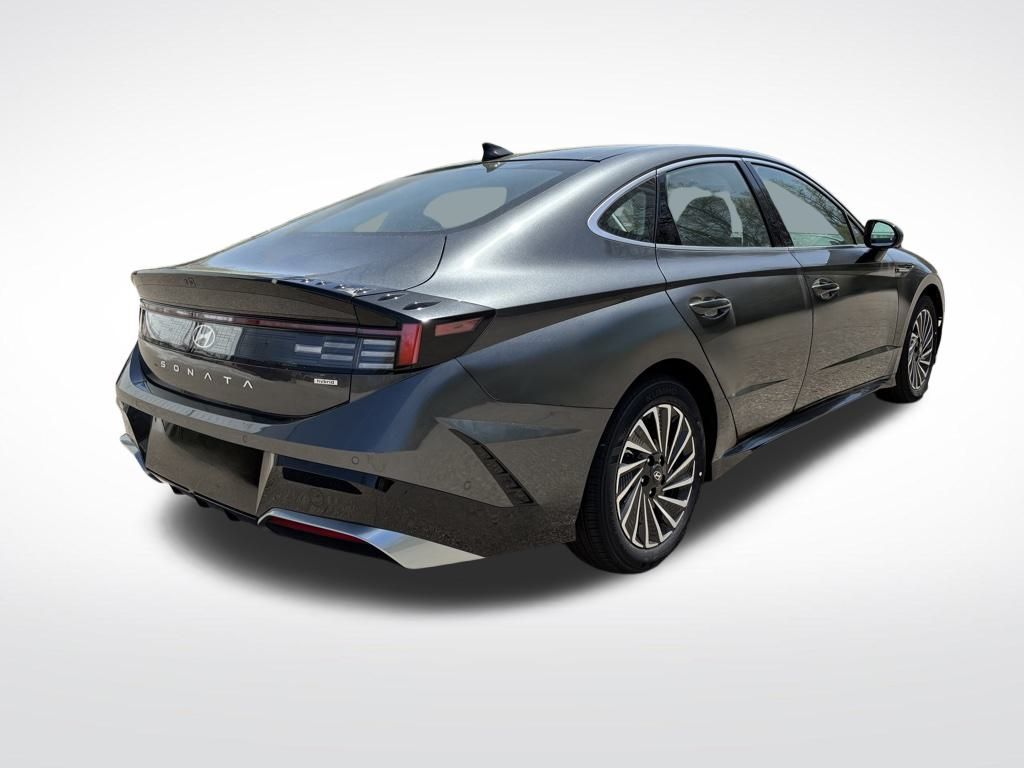 2025 Hyundai Sonata Hybrid Limited photo 4