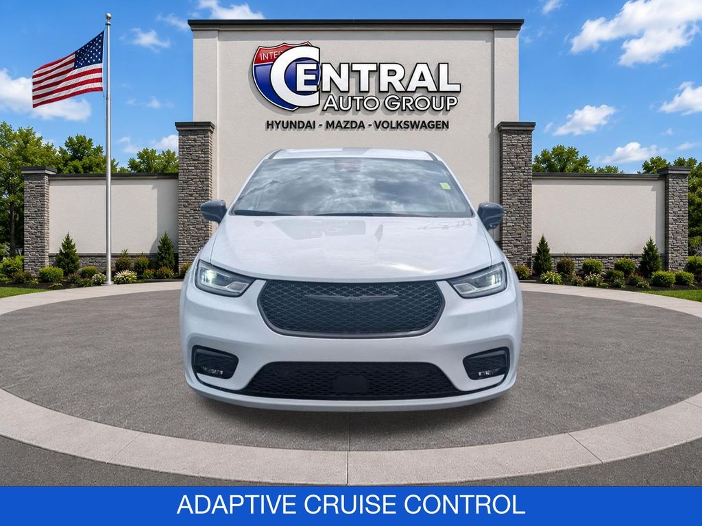 Used 2024 Chrysler Pacifica Hybrid Select S Appearance Minivan/Van