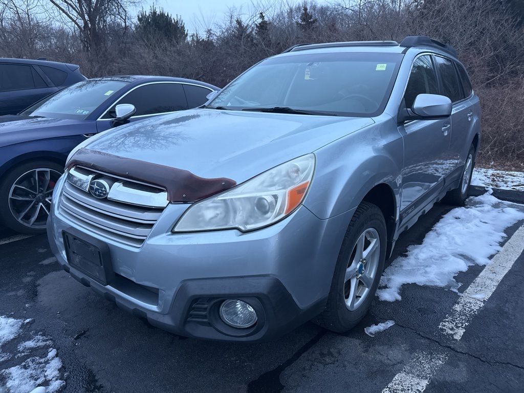 2013 Subaru Outback Premium's photo