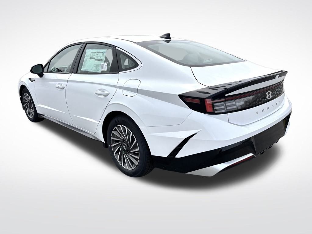 2025 Hyundai Sonata Hybrid SEL photo 3