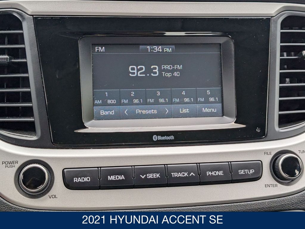 2021 Hyundai Accent SE - Photo 20