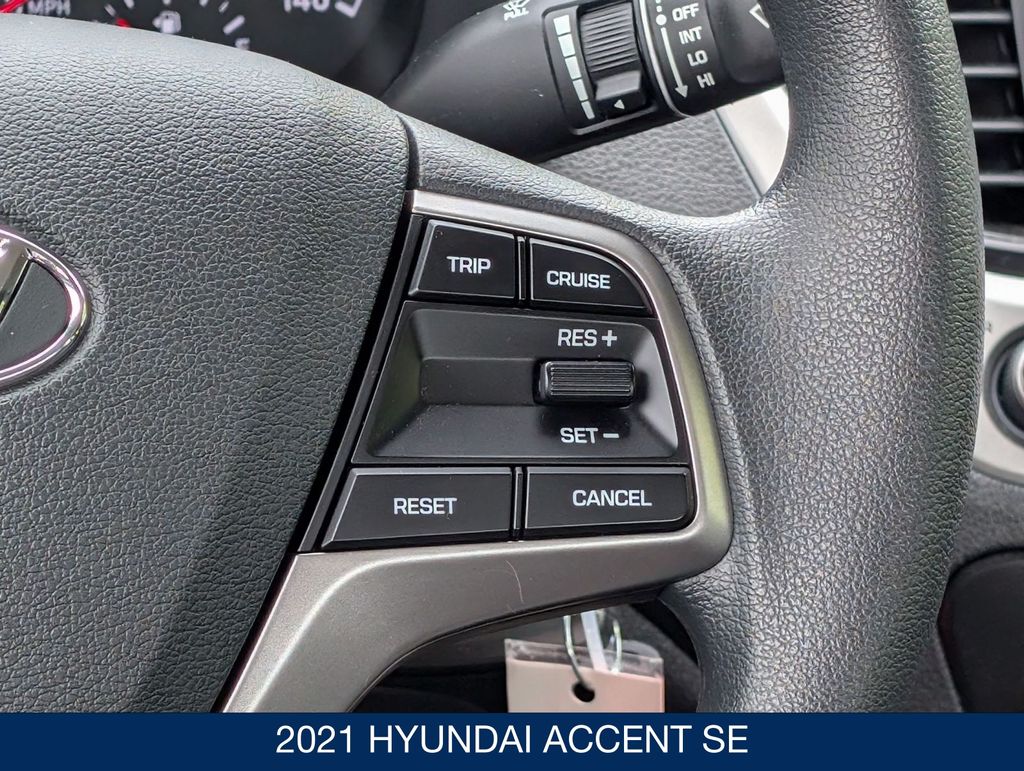 2021 Hyundai Accent SE - Photo 18
