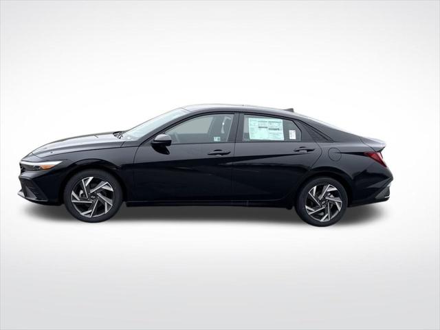 2025 Hyundai Elantra SEL Sport photo 2
