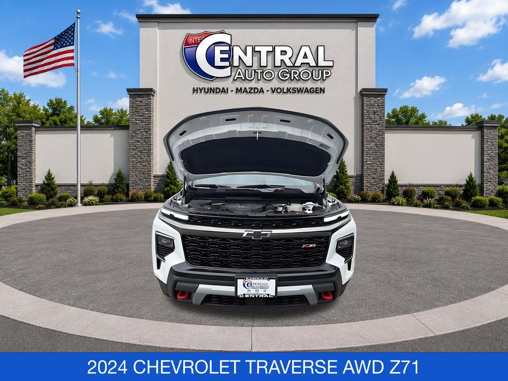 Used 2024 Chevrolet Traverse Z71 SUV