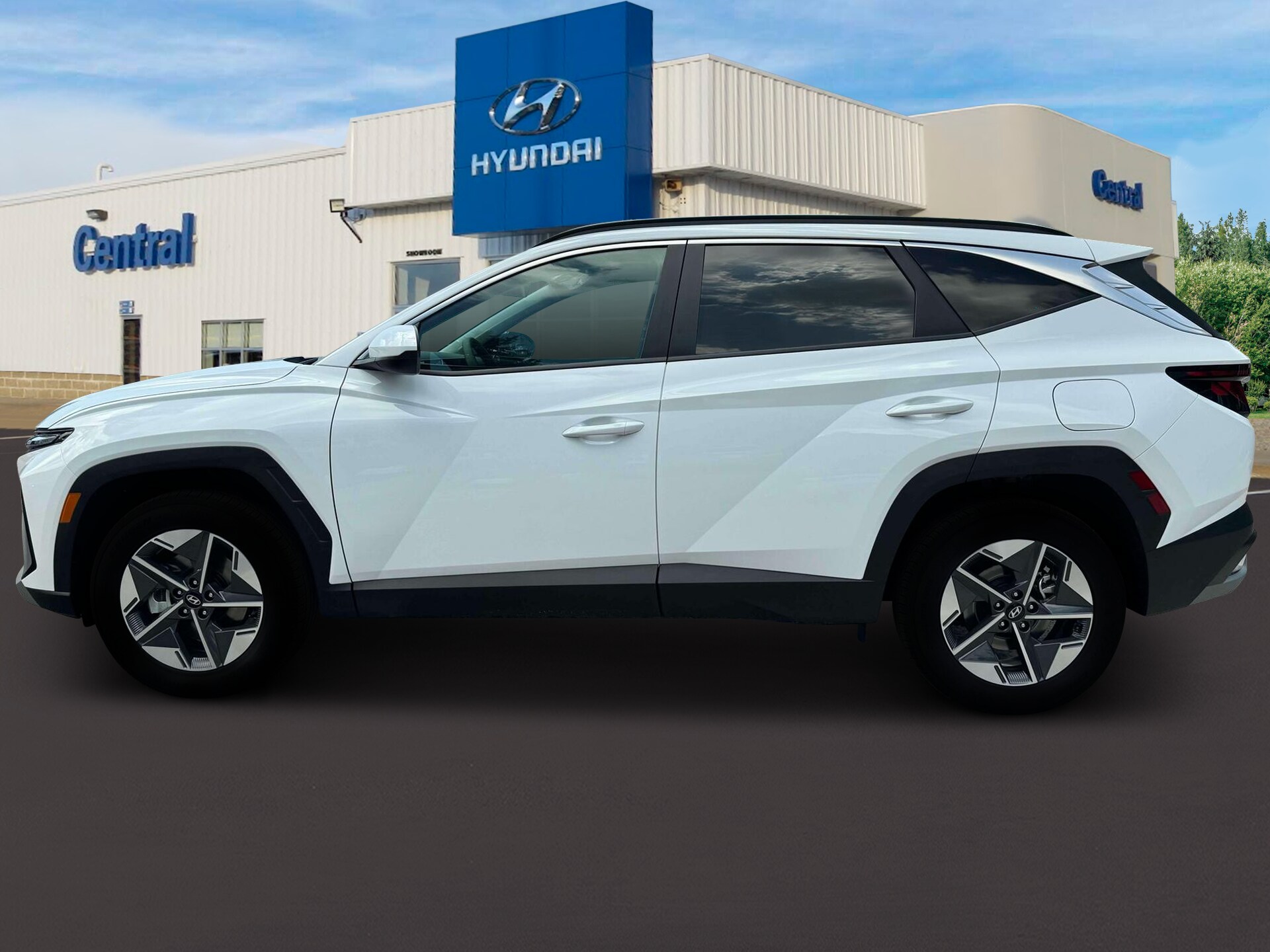 2025 Hyundai Tucson SEL photo 3