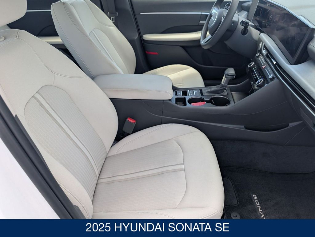2025 Hyundai Sonata SE - Photo 30