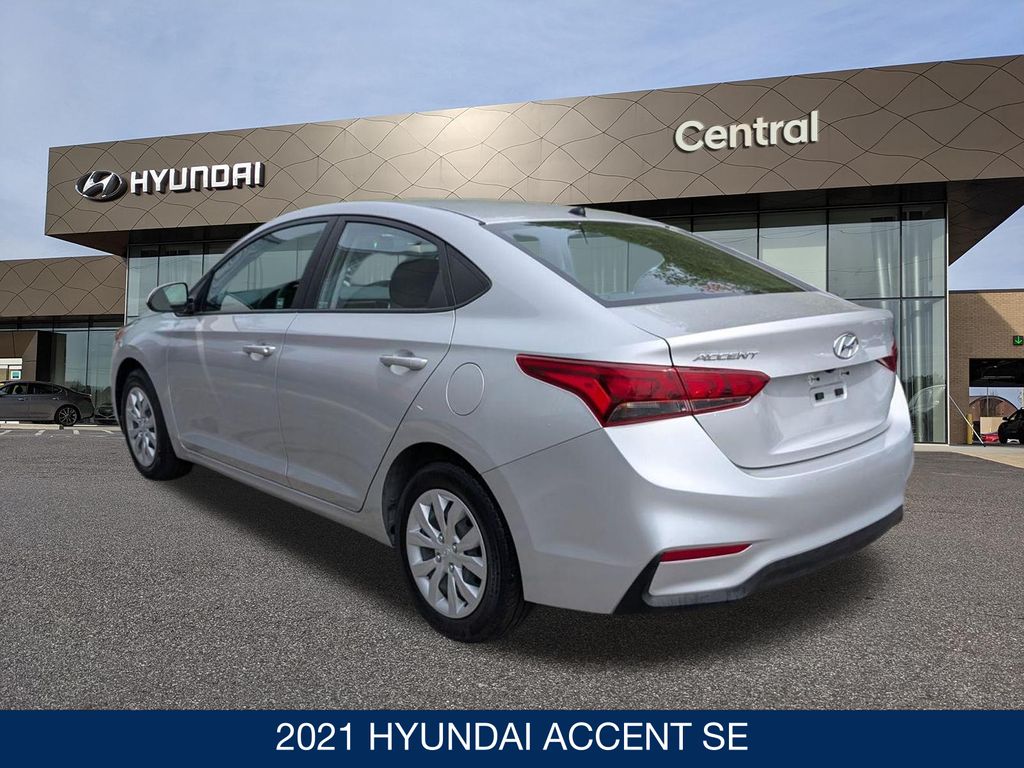 2021 Hyundai Accent SE - Photo 6