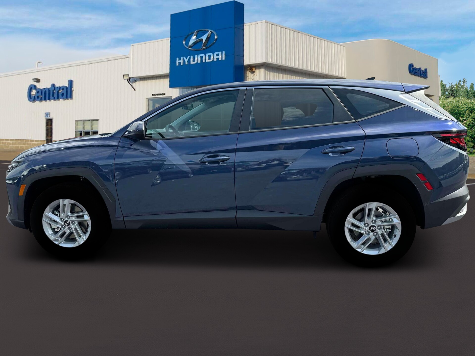 2025 Hyundai Tucson SE photo 3