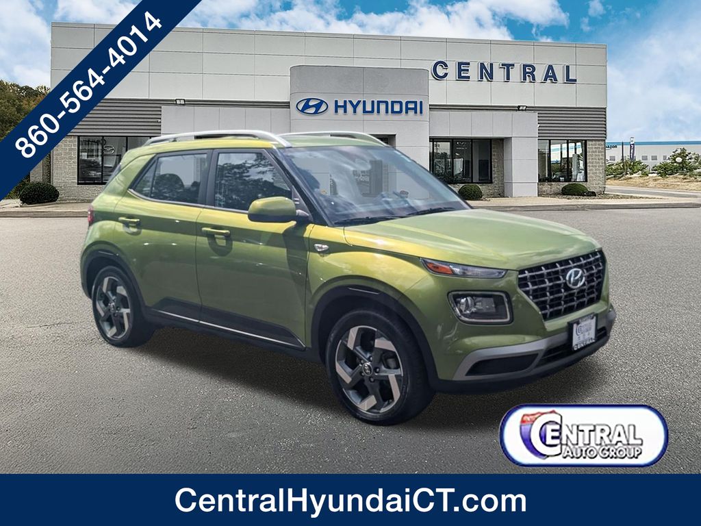 2024 Hyundai Venue SEL IVT's photo