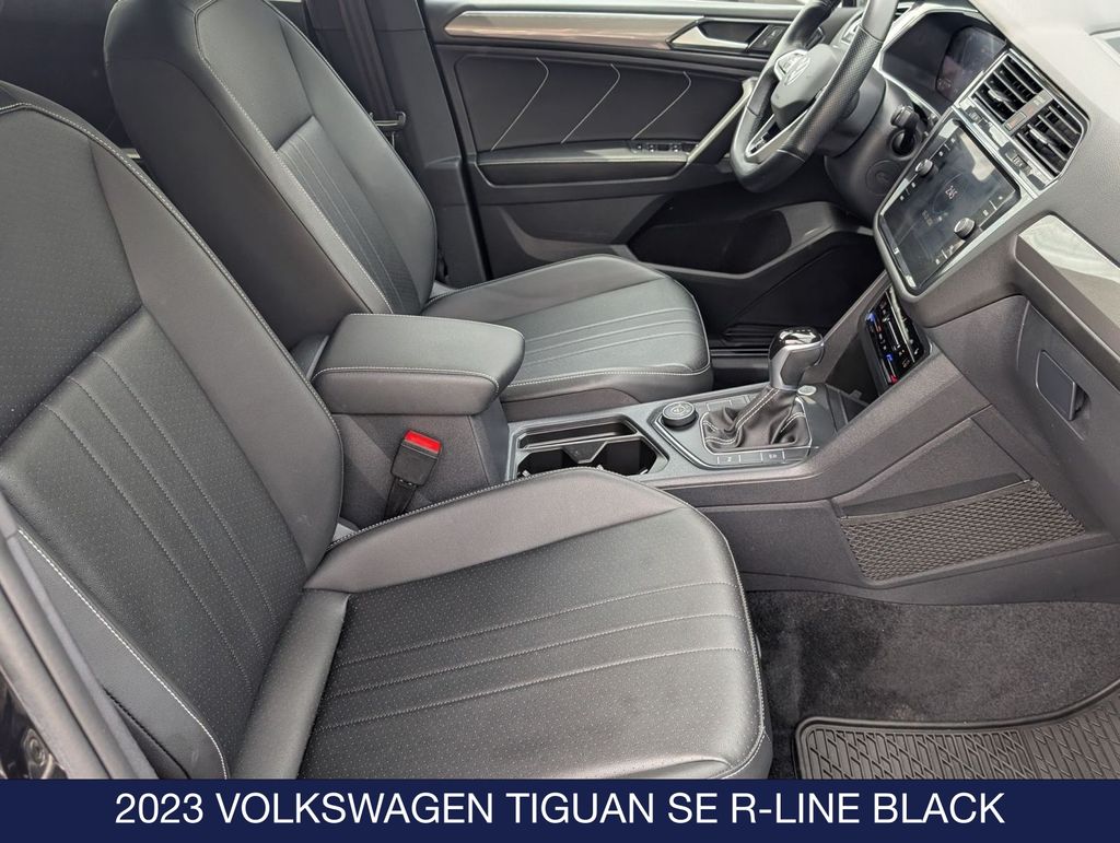 2023 Volkswagen Tiguan SE R-LINE BLACK - Photo 32