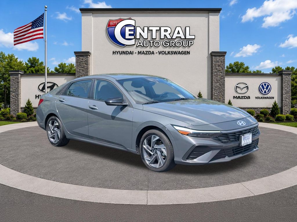 2025 Hyundai Elantra Sedan 