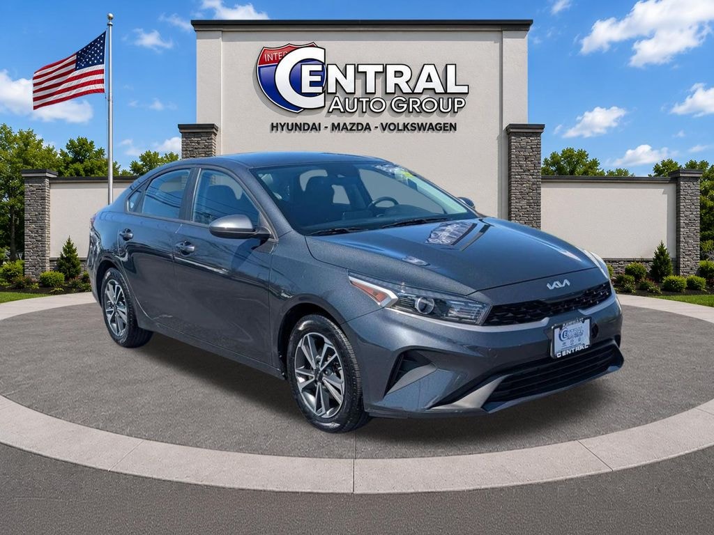 Used 2023 Kia Forte LXS Sedan