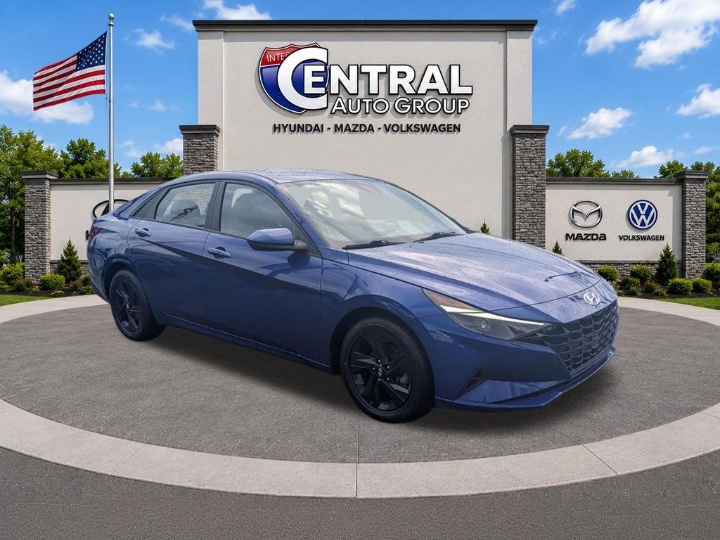2023 Hyundai Elantra Sedan 
