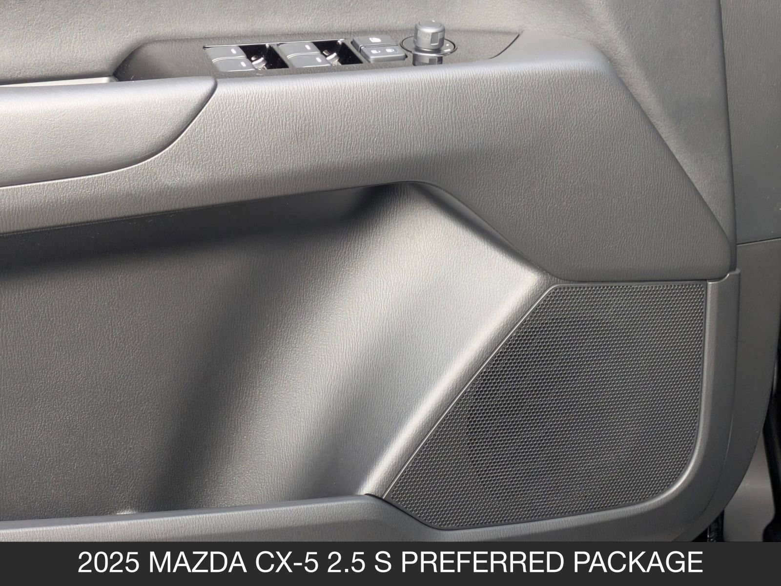 2025 Mazda CX-5 - Photo 15