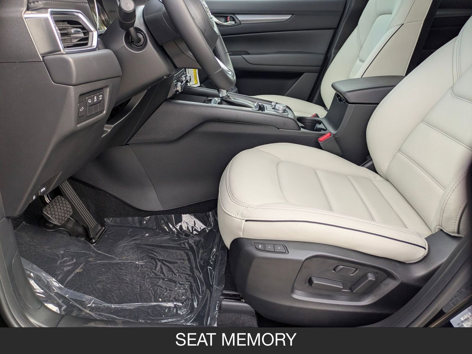 2025 Mazda CX-5 - Photo 16