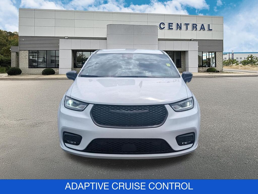 Used 2024 Chrysler Pacifica Hybrid Select S Appearance Minivan/Van