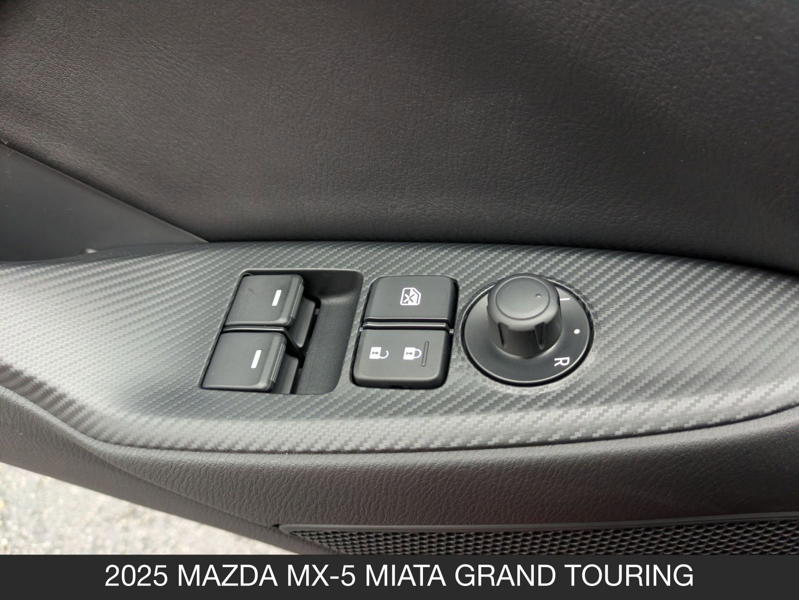 2025 Mazda MX-5 Miata Grand Touring - Photo 14