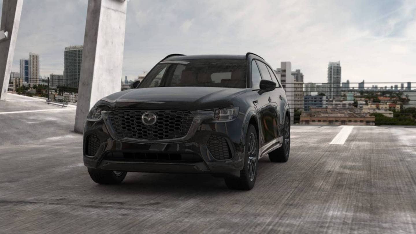 2025 Mazda CX-70 parked