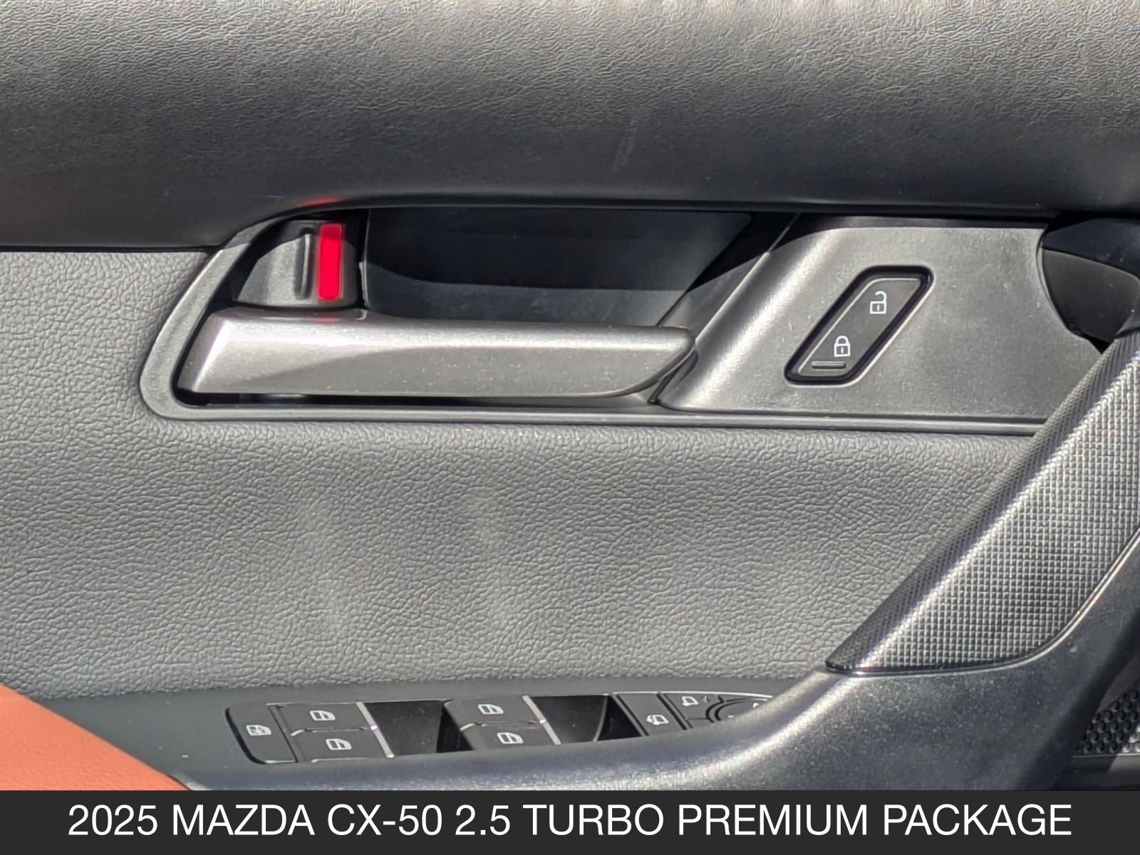2025 Mazda CX-50 Premium - Photo 12