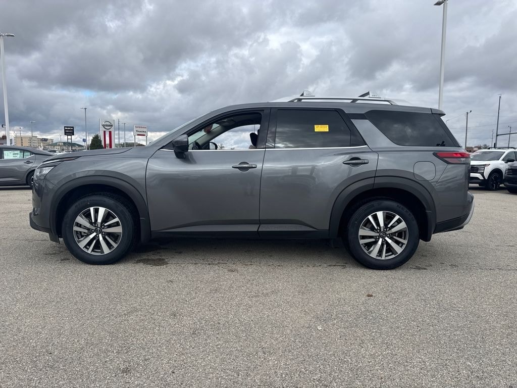 Used 2024 Nissan Pathfinder SL SUV