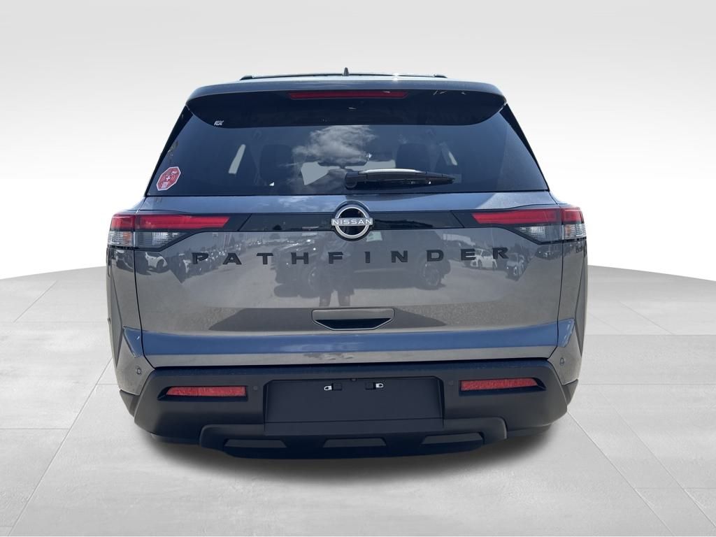 2025 Nissan Pathfinder SV photo 4